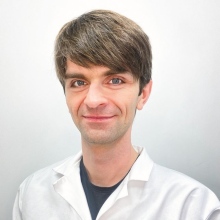 Powiększ obraz: Sebastian Szymanowicz, ortopeda Jelenia Góra