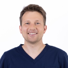 Powiększ obraz: Mateusz Świsłocki, chirurg stomatologiczny Kielce