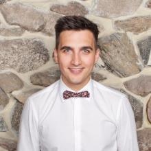 Powiększ obraz: Oskar Barczak, chirurg stomatologiczny Poznań