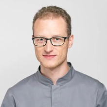 Powiększ obraz: Karol Kurcok, stomatolog Tychy