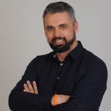 Powiększ obraz: Rafał Adam Kieszek, chirurg Warszawa