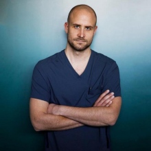 Powiększ obraz: Kacper Janiszewski, chirurg Wrocław