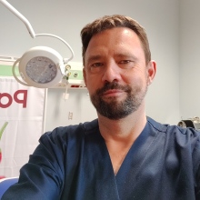 Powiększ obraz: Janusz Józefowicz, chirurg Toruń