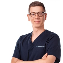 Powiększ obraz: Piotr Wichary, stomatolog Gliwice