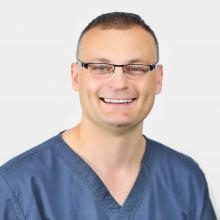 Powiększ obraz: Grzegorz Olszewski, stomatolog Gdynia