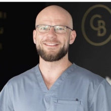 Powiększ obraz: Sebastian Baka, stomatolog Świnoujście