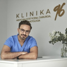 Powiększ obraz: Sebastian Winiarski, chirurg klatki piersiowej Warszawa