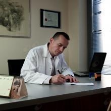 Powiększ obraz: Piotr Faron, urolog Kraków