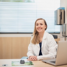 Powiększ obraz: Alicja Kalcowska, chirurg dziecięcy Wrocław