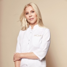 Powiększ obraz: Anna Wolf-Makowska, lekarz wykonujący zabiegi medycyny estetycznej Warszawa