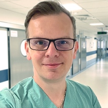 Powiększ obraz: Tomasz Andrzej Szczepański, neurochirurg Wrocław