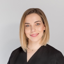 Powiększ obraz: Dorota Gołębiowska-Caruk, lekarz wykonujący zabiegi medycyny estetycznej Warszawa