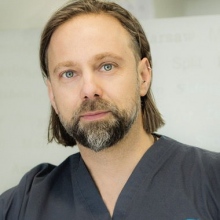 Powiększ obraz: Paweł Bernatek, stomatolog Wrocław