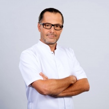 Powiększ obraz: Rafał Nowak, chirurg szczękowo-twarzowy Wrocław