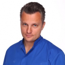 Powiększ obraz: Artur Wójcicki, stomatolog Kraków