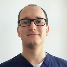 Powiększ obraz: Mateusz Pawłowski, neurochirurg Kluczbork