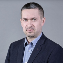 Powiększ obraz: Tomasz Tykwiński, neurochirurg Toruń