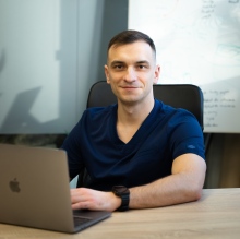 Powiększ obraz: Raman Paulouski, chirurg Radom