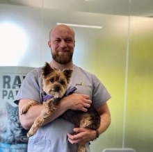 Powiększ obraz: Michał Fryga, weterynarz Syców